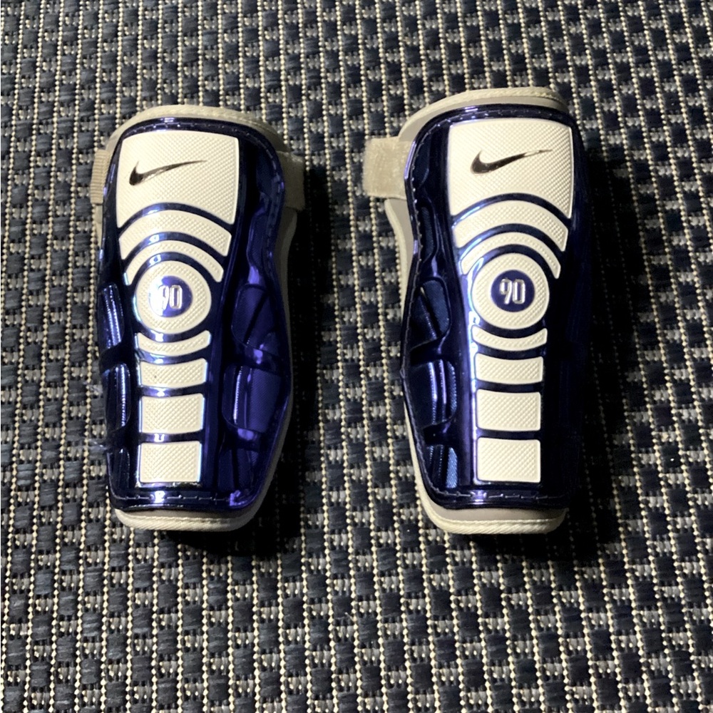 Nike T-90 Shin Guards
